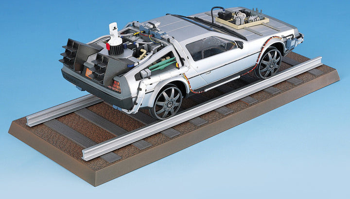 BACK TO THE FUTURE 1/24 DELOREAN FROM PART III AND RAILROAD VER.