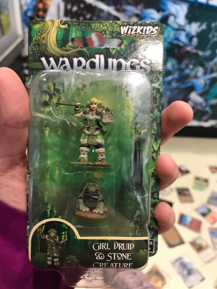 Miniature - Wardlings Girl Druid/ Stone C