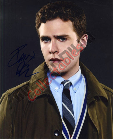 Iain De Caestecker