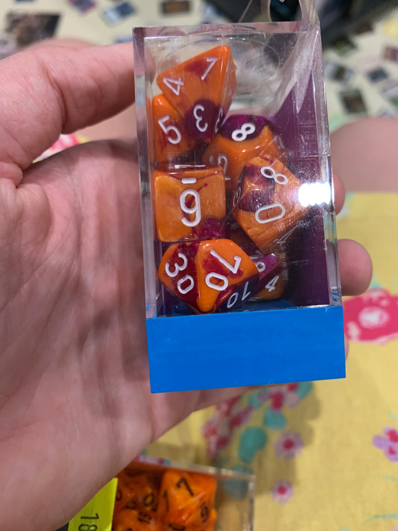 Chessex D7-Die Set Dice Gemini Orange-purple  (7 Dice in Display)
