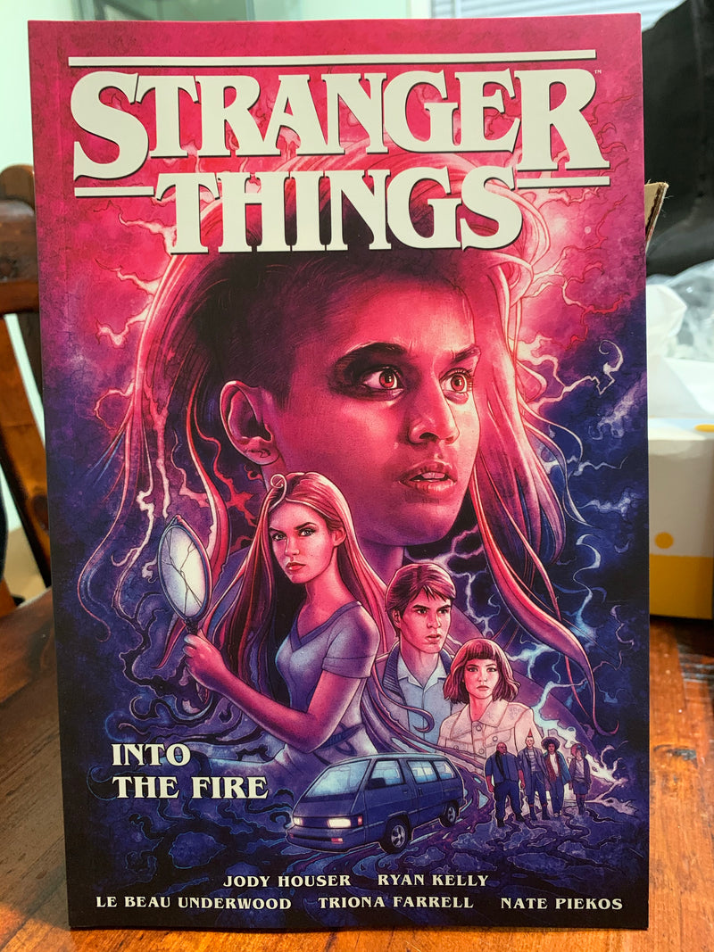 Stranger Things Volume 03 - Into the Fire