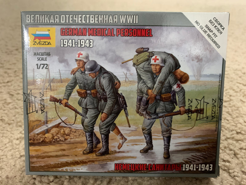 Zvezda 6143 1/72 German Medical Personnel 1941-43 Plastic