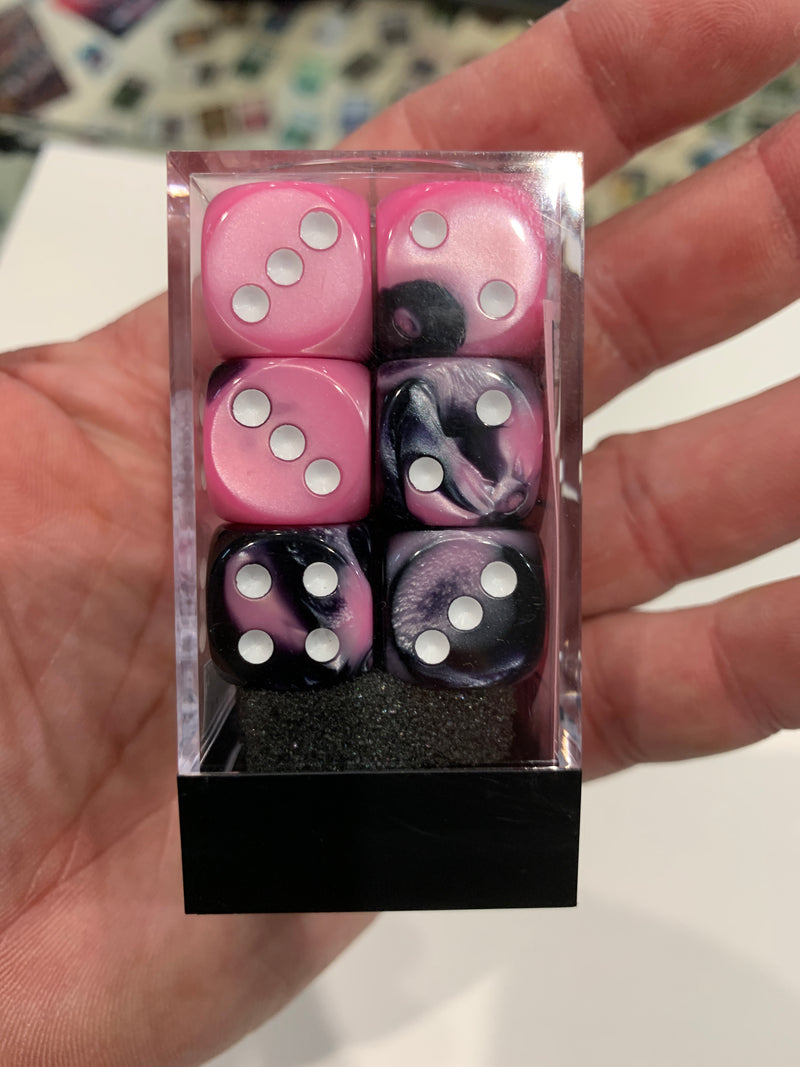 Chessex D6 Dice Gemini 16mm Pink (12 Dice in Display)