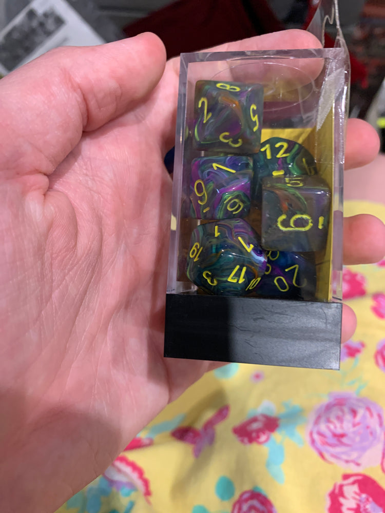 Chessex D7-Die Set Dice Festive Rio Yellow  (7 Dice in Display)