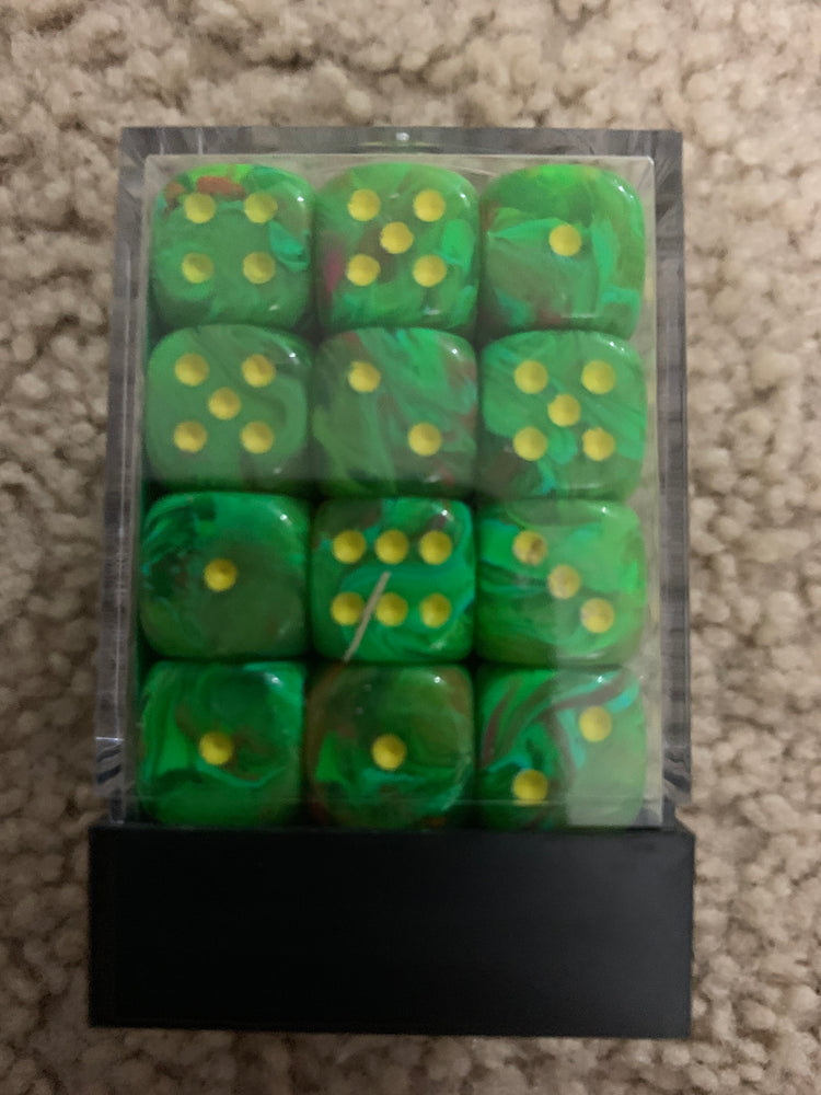 Chessex D6 Dice Vortex 12mm Slime/Yellow (36 Dice in Display)